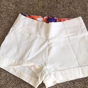 Valia White Shorts